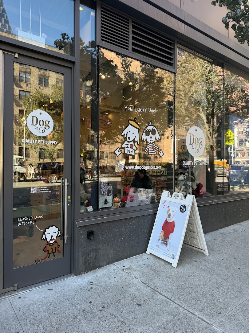 DOG & CO.