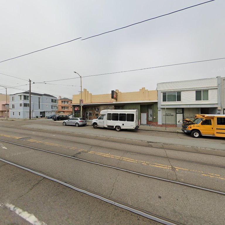 Dolly's Dog Grooming in San Francisco