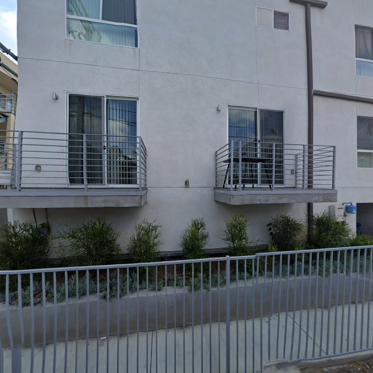 Hollywood Homes Free parking close to all things LA - Studio Apartment at Melrose in Los Angeles