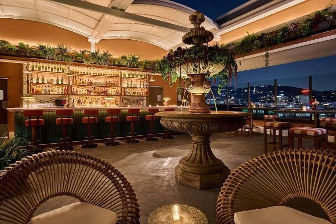 The Hollywood Grande, Autograph Collection in Los Angeles