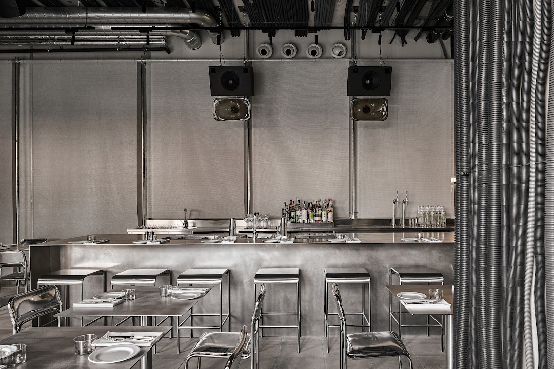 Noisy Oyster seafood bistro in London