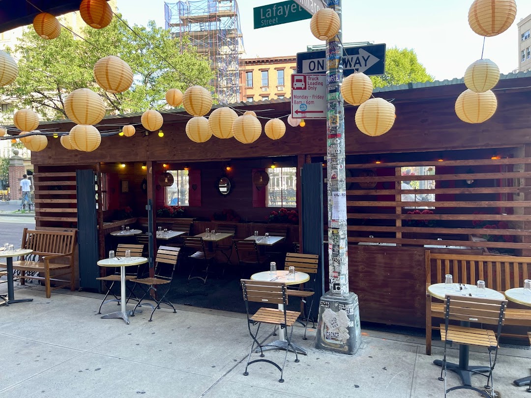 Cafe Select in New York