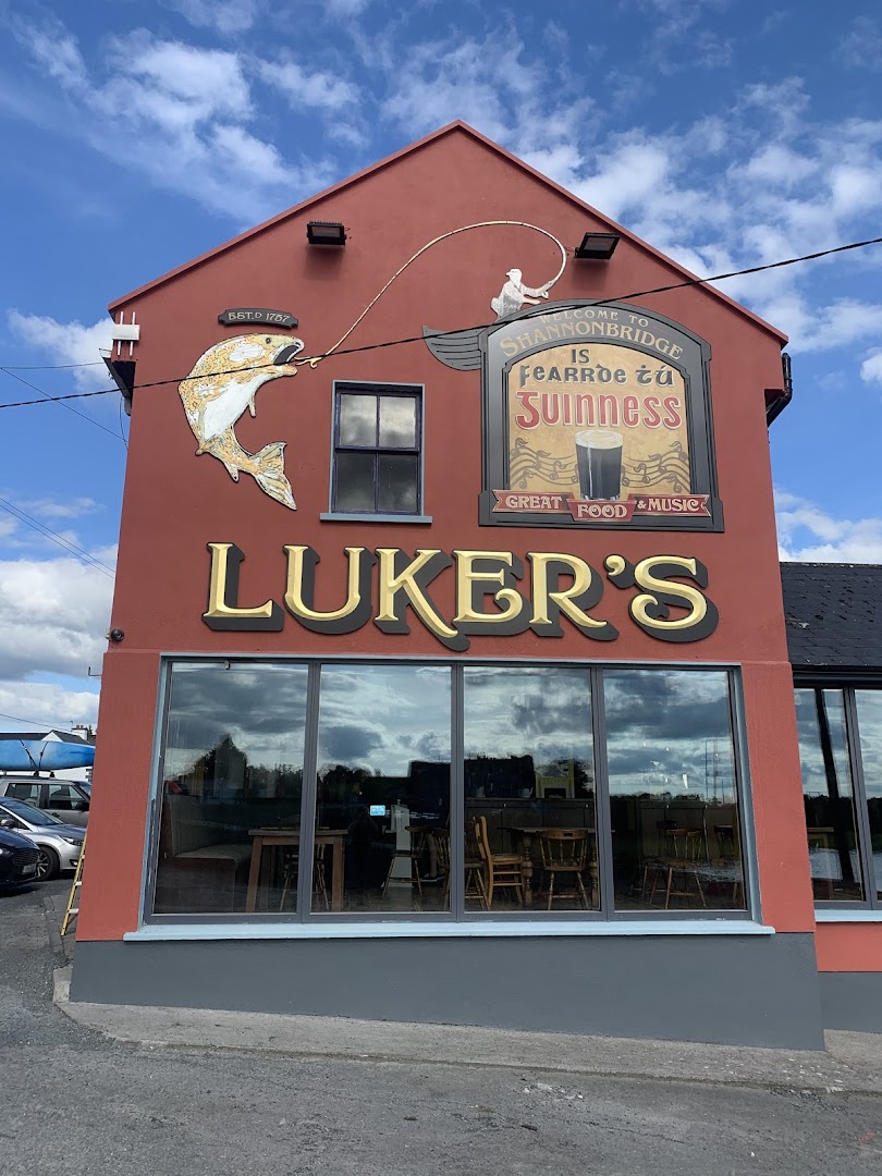 Luker's Bar , Restaurant & Live Music venue