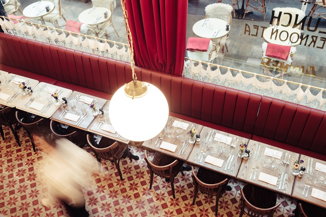Chez Antoinette Victoria in London