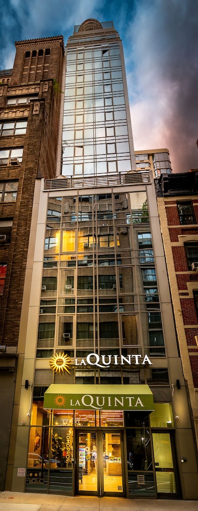 La Quinta Inn & Suites by Wyndham Times Square South in New York