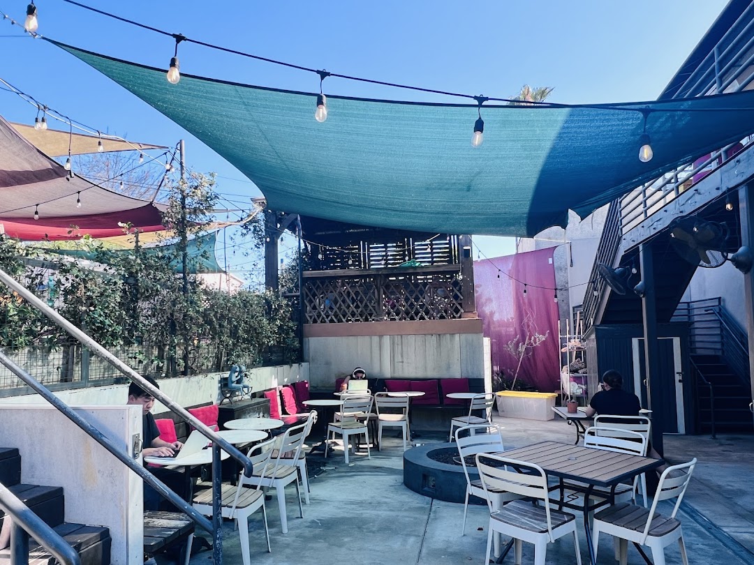 Muddy Paw Coffee & Park Eagle Rock in Los Angeles