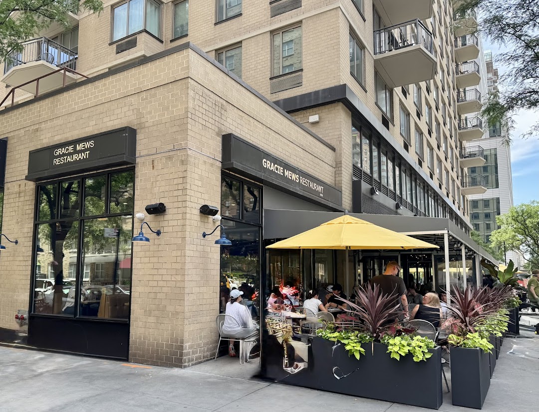 Gracie Mews Diner in New York