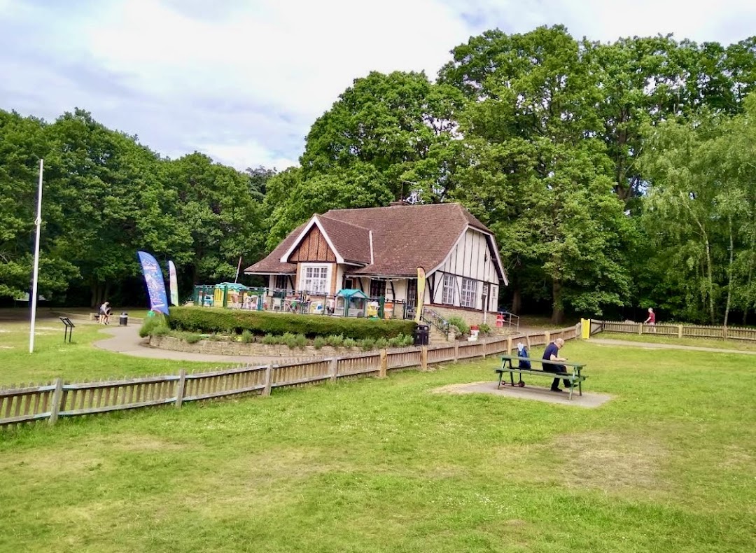 Grovelands Park in London